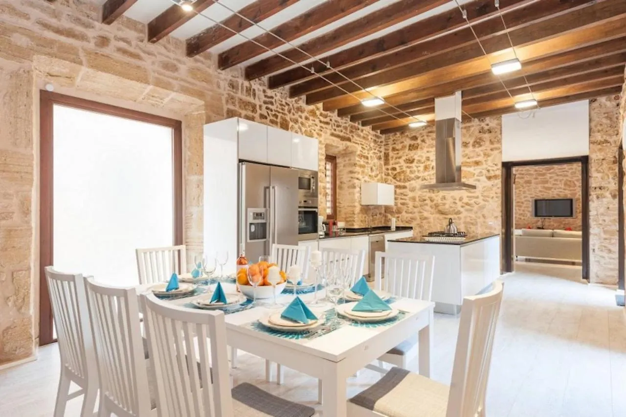 Casa Sa Pedra, En El Centro Historico De Alcudia Villa Holiday home Alcudia (Mallorca)